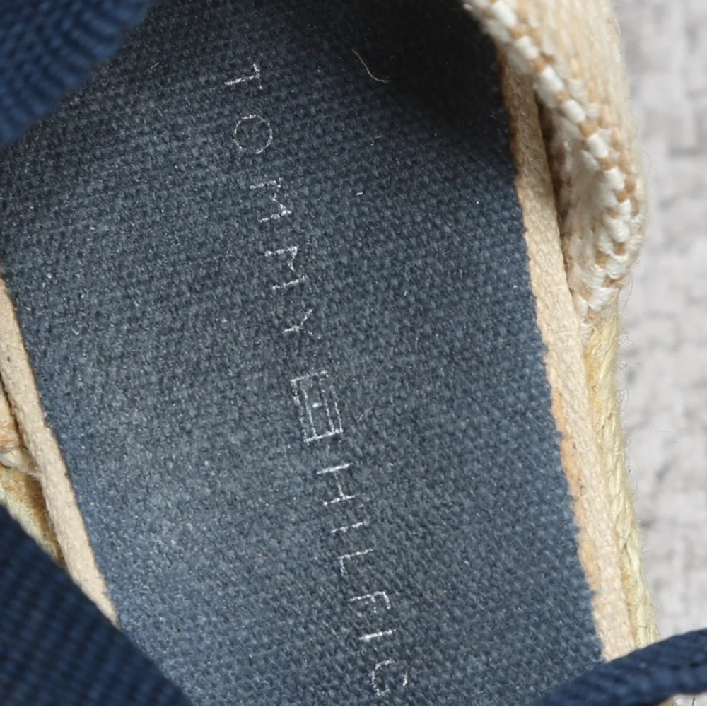 🎤🎉 Tommy Hilfiger “Tiffany” Canvas Strappy Espradille Wedge Shoes Sz 7.5 - Picture 5 of 9
